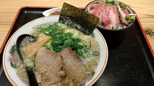 「背脂醤油らーめん750円税込+Ｓセット650円税込」@幸屋きよまる 総本店の写真