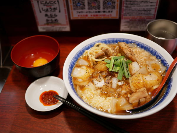 「スタミナ中華 にんにく＋あぶら＋からめ＋サービス生玉子」@中華そば たた味の写真