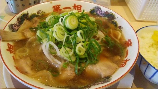 「ラーメン 800円＋ライス 150円」@本家 第一旭 神保町店の写真