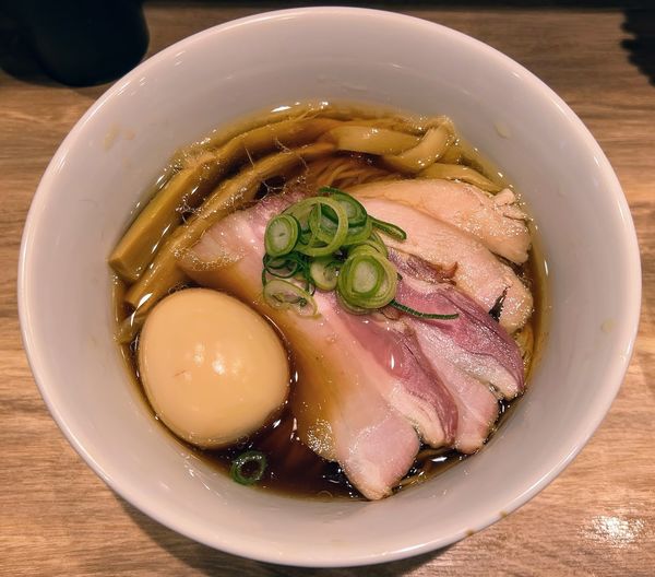 「特製醤油らぁめん」@鶏そば 一文の写真