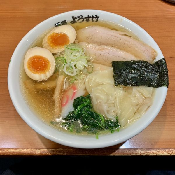 特製醤油ラーメン(写真)+特製塩ラーメン