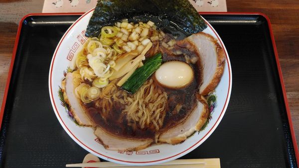 「しょうゆ味の特製らーめん/手打麺変更」@らーめん たけみやの写真