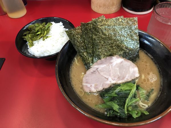 「ラーメン　並」@横浜ラーメン 山本家の写真