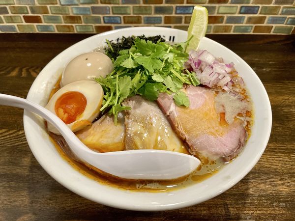 「特製ぴりりとしたタナニボ 大盛 ＋ パクチー」@たなか青空笑店の写真