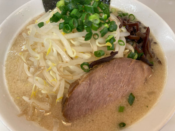 「とんこつ塩ラーメン　野菜トッピング　720円＋120円」@九一麺 町田店の写真