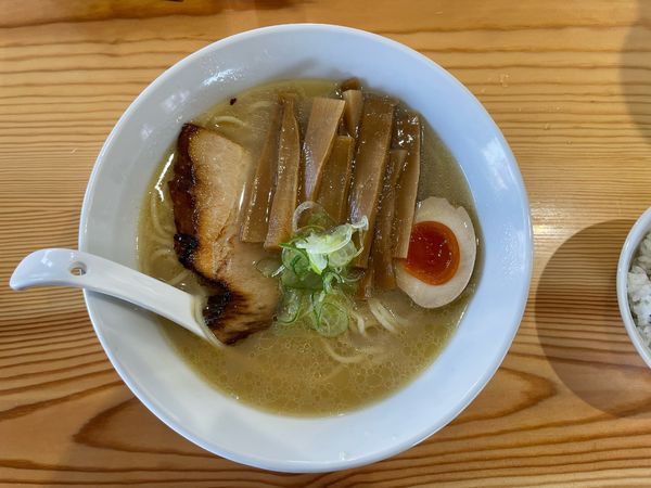 「塩らーめん　メンマ多め」@よなやの写真