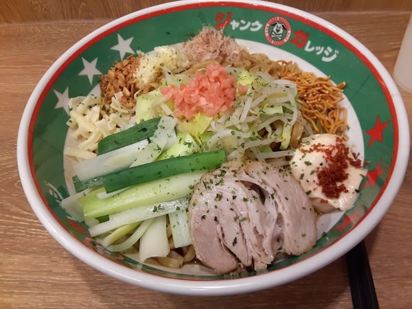 「埼玉まぜそば大　全増し　930円」@ジャンクガレッジ 志木南口店の写真