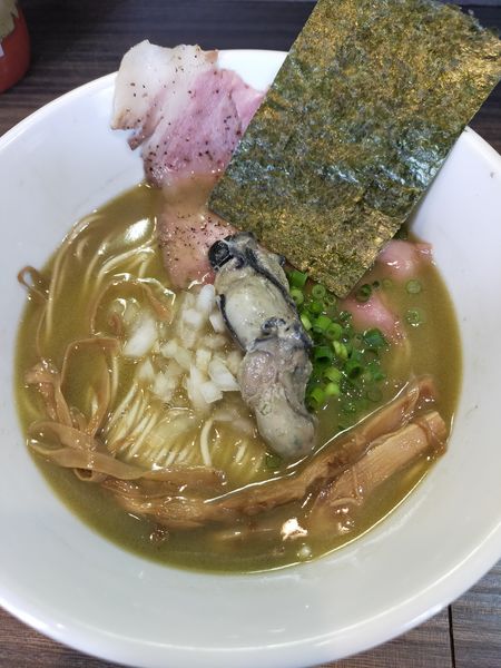 「芳醇牡蠣らーめん」@麺屋 煮干と鶏 ひんなの写真