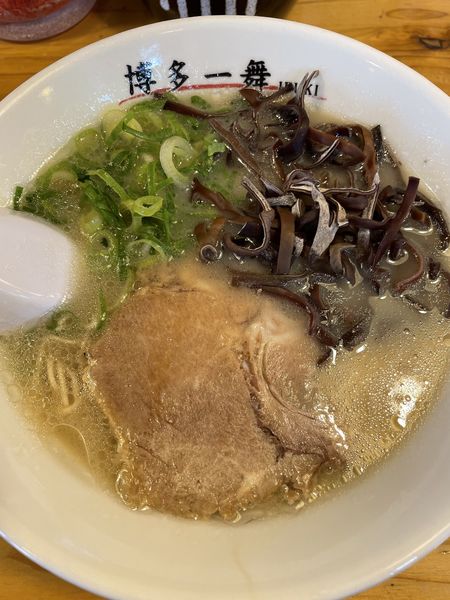 「白とんこつらーめん」@博多一舞 瑞穂店の写真