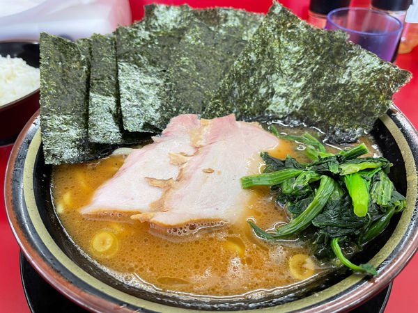 「ラーメン中盛　ノリトッピング」@家系ラーメン 王道 いしいの写真