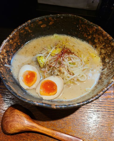 「煮玉味噌ラーメン¥1040」@札幌味噌ラーメン ひつじの木 大森店の写真