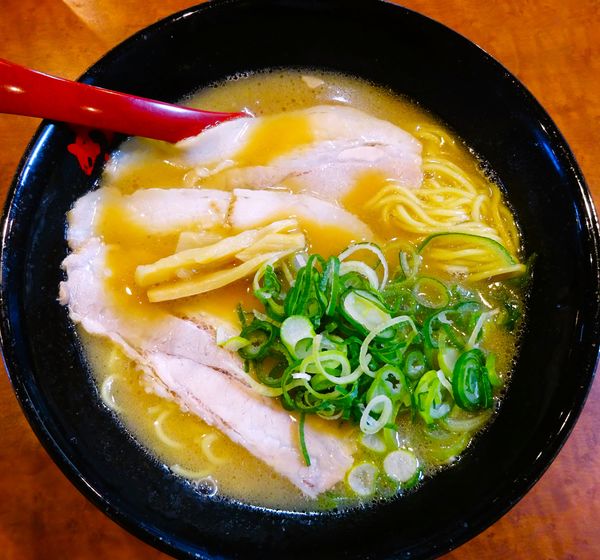 「特製らーめん（680円）、九条ネギ取り放題サービス」@らーめん専門店 麺楽の写真