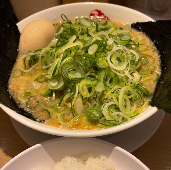 「チャーシュー麺（並）＋九条ネギ＋とろける海苔＋味付け半熟玉子＋無」@京都銀閣寺 ますたにラーメン 日本橋本店の写真