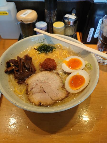 「辛味噌味玉ラーメン」@つじ田 味噌の章の写真