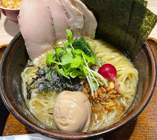 「今日はちょっとリッチなこいIINO塩煮干」@RAMEN CAFE de IINOの写真