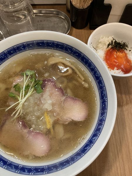 「いりこラーメン、漬け卵黄丼」@MENクライの写真