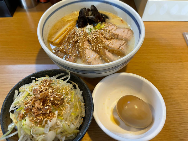 「ちやーしゆーめん(塩)+味付け玉子+ネギごはん」@らーめん ふくのや 桶川店の写真