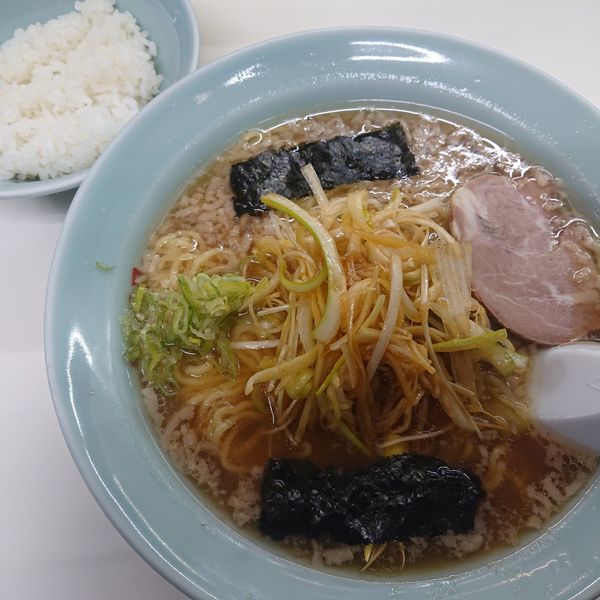 「ねぎらーめん700円、半ライス100円」@ラーメンショップ太郎 本店の写真