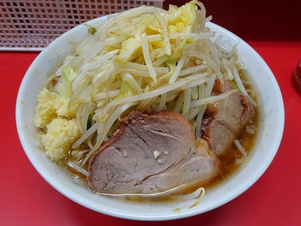 「小ラーメン（700円）カタカタヤサイマシニンニクカラメ」@ラーメン二郎 上野毛店の写真