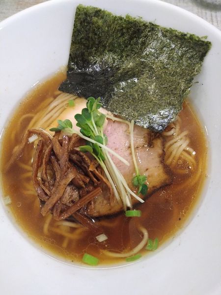 「醤油らーめん」@らーめん 羊と狼の写真