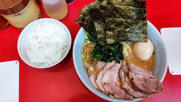 「AREA51（チャーシュー５枚、味玉）+のり」@横浜ラーメン 武蔵家 大井町店の写真