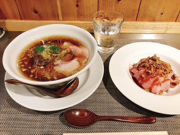 「醤油そば　肉丼セット」@成城青果の写真