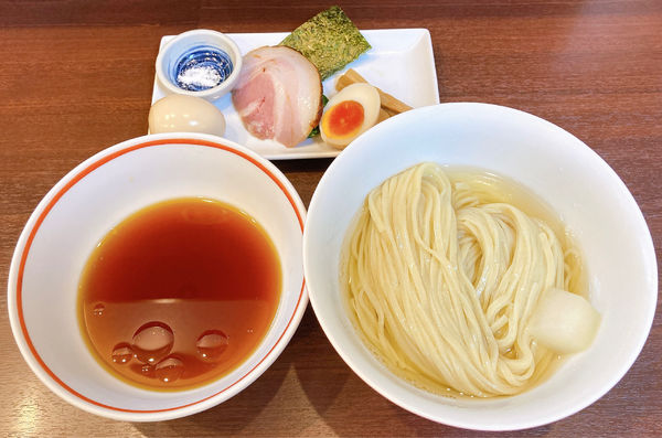 「【夏季限定】冷やしつけめん＋味玉」@とものもとの写真