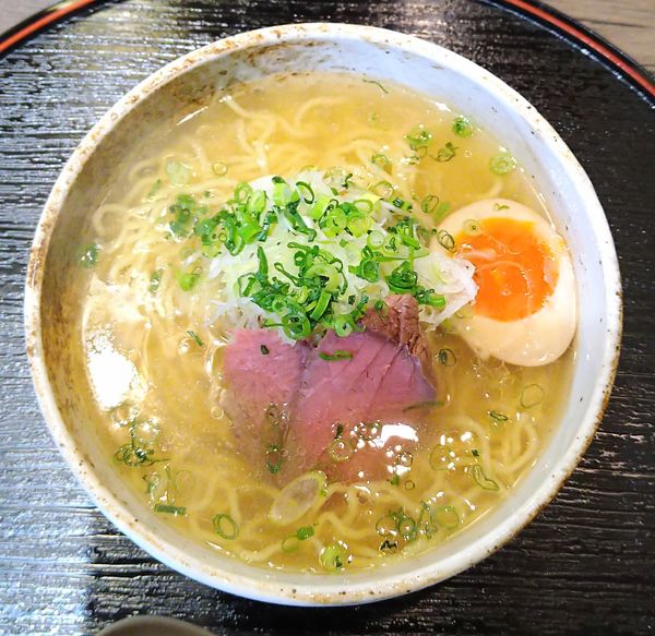 「牛骨塩らあ麺＋和牛の牛すじ丼」@麺割烹 九心の写真