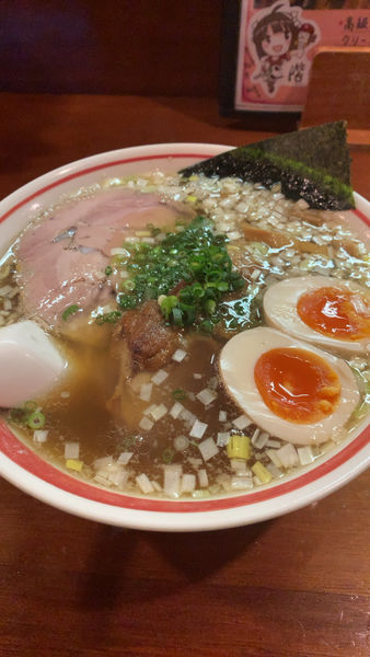 「しょうゆ(煮玉子ﾅﾝｺﾂ)」@支那そば 二階堂の写真