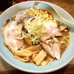 醤油ラーメン(700¥)