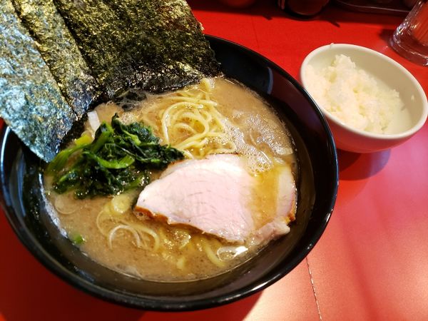 「ラーメン　小ライス」@ラーメン 矢口家の写真