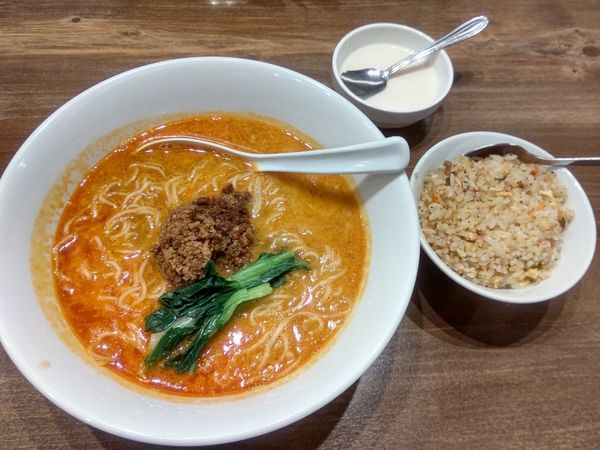 「担々麺(並盛・150g)＋ミニチャーハン1,020円」@陳麻家 高崎駅西口店の写真