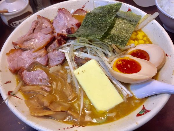 「味噌らいおんチャーシュー(中)【1350円】」@らいおん 府中本店の写真