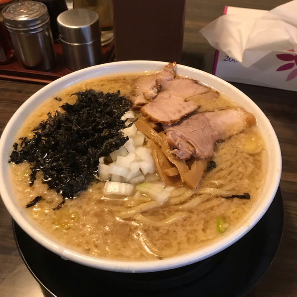「背脂醤油らーめん（大）」@新潟長岡らーめん みずさわ 東川口店の写真