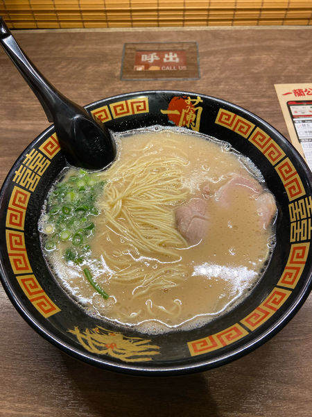 「天然豚骨らーめん」@一蘭 心斎橋店の写真