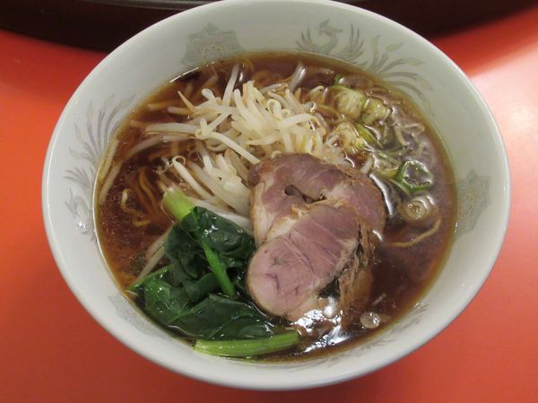 「鶏スープの鶏油ラーメン（580円）」@中国料理 長江宴の写真
