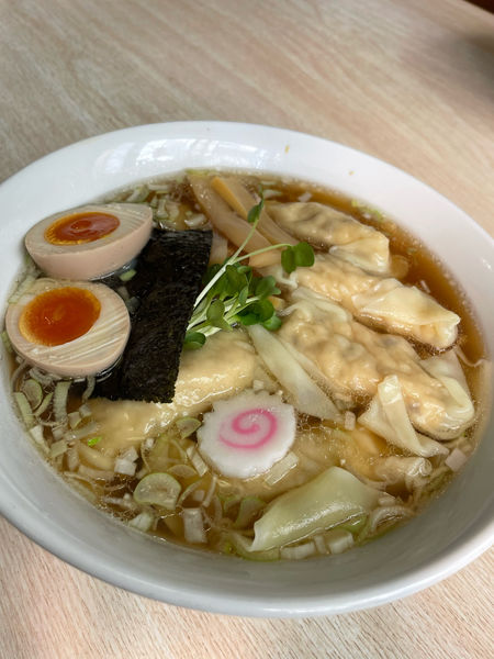 「ワンタンメン（750円）＋味玉（100円）」@麺処 大木の写真