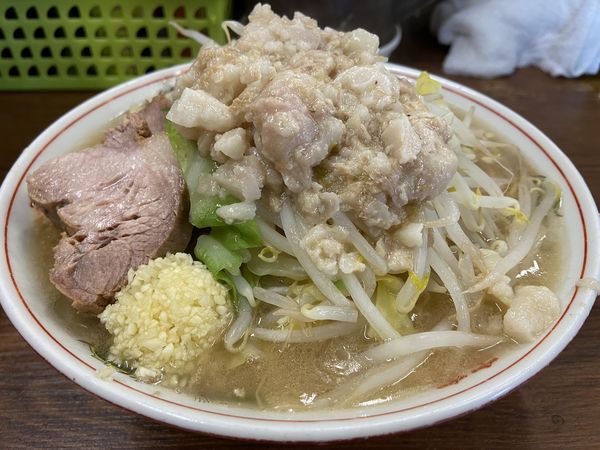 「小（野菜 ﾆﾝﾆｸ ｱﾌﾞﾗ）」@ラーメン二郎 品川店の写真