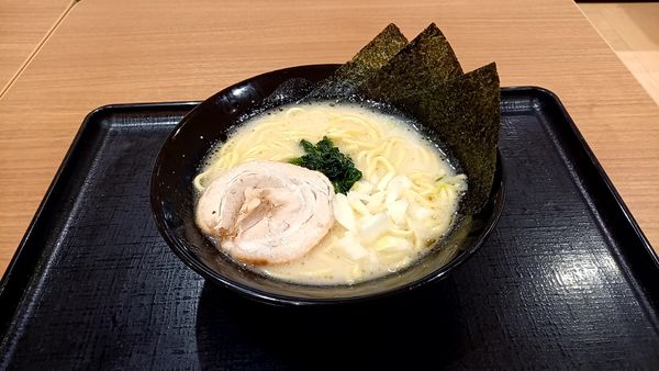 「ラーメン・塩」@横浜家系ラーメン吉岡家 ゆめタウン出雲店の写真