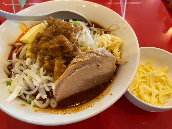 「辛味噌ラーメン200g 3辛＋バター＋チーズ」@豚ゆうの写真