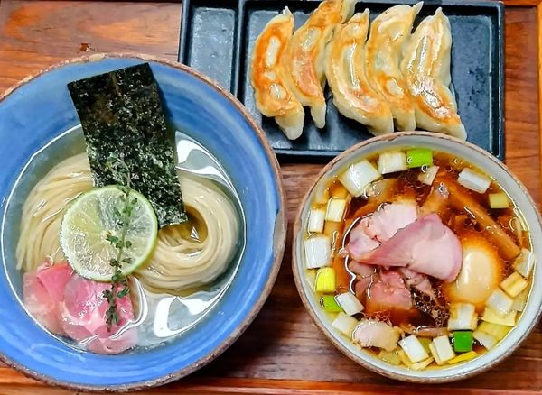 「昆布水つけ麺（醤油）味玉　ちょい肉増し」@YOKOKURA STOREHOUSEの写真