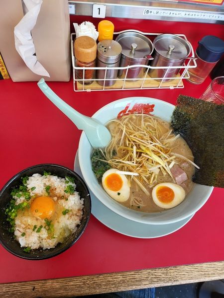 「醤油ネギラーメン」@ラーメン山岡家 諏訪店の写真
