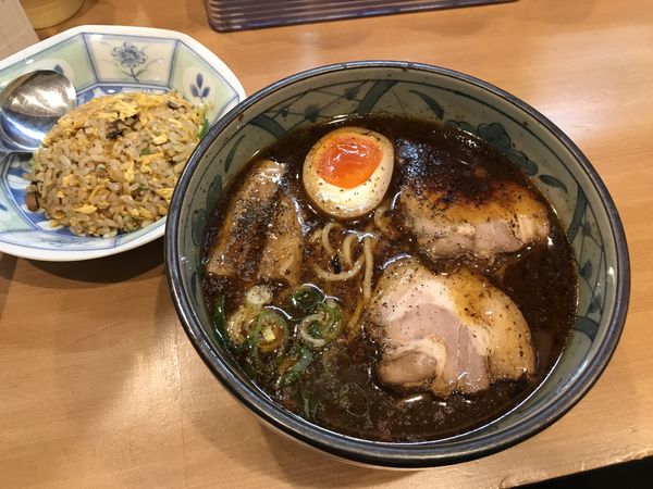 「半チャーハン　100円」@焦がしネギらーめん 葱次郎 大宮東口店の写真