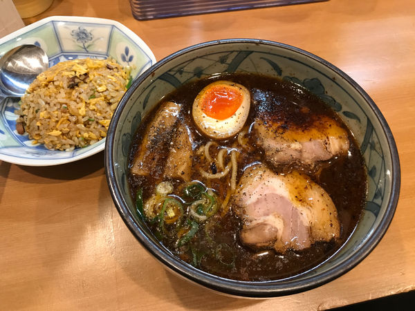 「醤油ラーメン　700円」@焦がしネギらーめん 葱次郎 大宮東口店の写真
