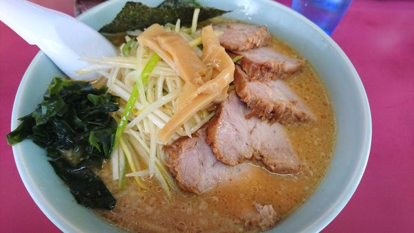 「ネギ味噌チャーシュー中」@ラーメンショップ 市貝店の写真