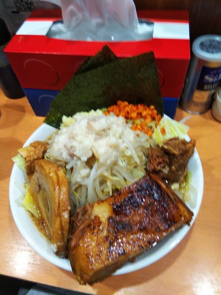 「忍者らーめん(税込1,160円)野菜・ニンニク・アブラ・辛揚」@らーめん忍者の写真