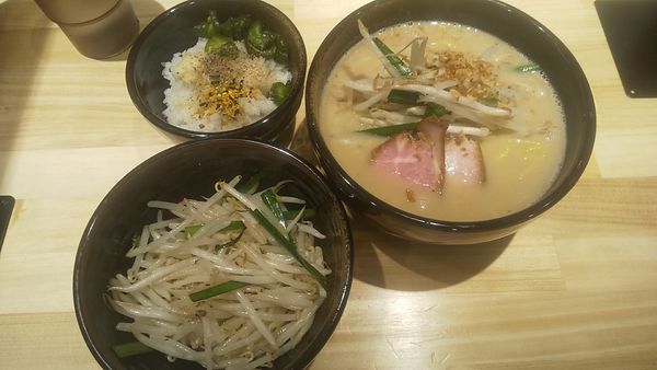 「味噌らーめん+もやし炒め(¥800+20+ライス無料)」@花木流味噌 三鷹店の写真