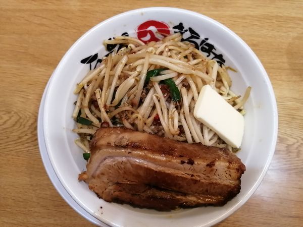 「男気皿台湾＋バター」@まるはち 春日井店の写真