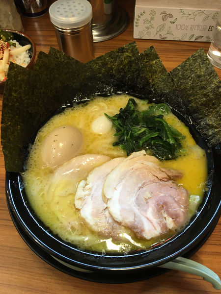 「MAXラーメン 950円」@町田商店 小田原店の写真