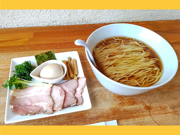 「正油ラーメン（大盛り＋得製全のせ）」@湖麺屋 Reel Cafeの写真